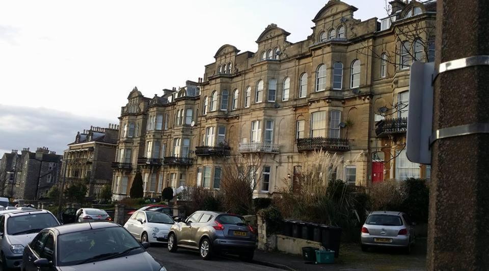 Large Garden Flat Near Marine Lake Weston-super-Mare Camera foto
